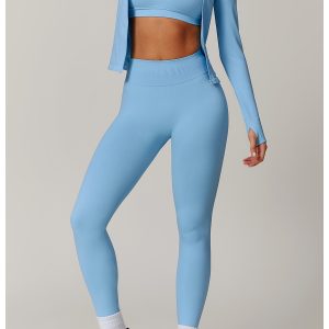 Yoga outfit with front zipper
